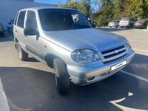 Нива шевроле 2013 цвета кузова. Шеви волгоград. Шевроле нива 2011 2012. Нива шевроле серая. Шевроле нива 2007 год красная фото.