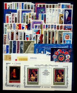 Полный годовой набор марок и блоков СССР 1983 г