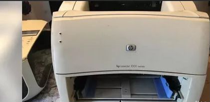 Лазерный принтер HP LaserJet 1000