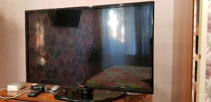 Телевизор LG 81 см