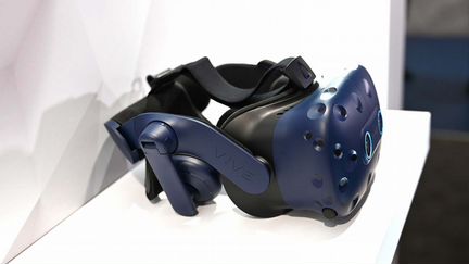 Шлем виртуальной реальности HTC Vive PRO