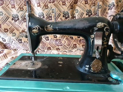 Швейная машинка critzner