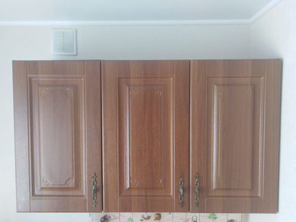 Два кухонных шкафа
