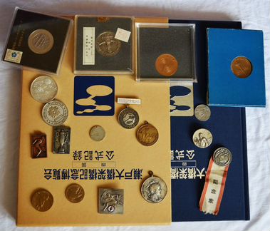 Памятные Японские медали (18 штук)