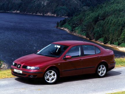 SEAT Toledo 1.6 МТ, 2000, седан, битый