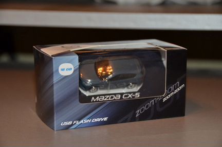 Новая флеш USB 16 гб в виде модели Mazda CX5