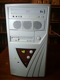 Ретро компьютер 386 SX 40