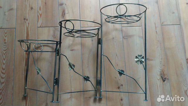 Подставка для цветов металлическая