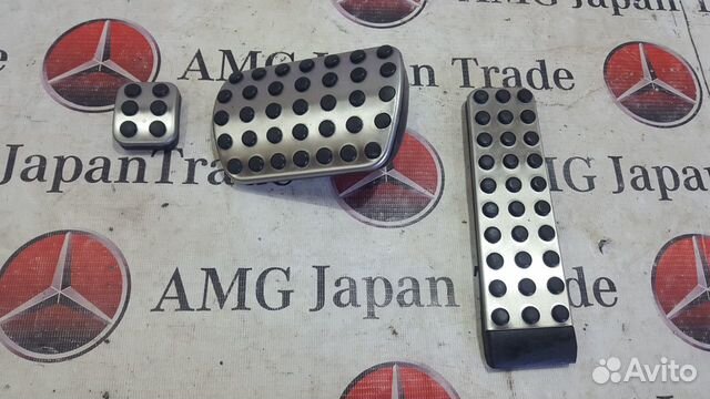 Накладки на педали на Mercedes R129