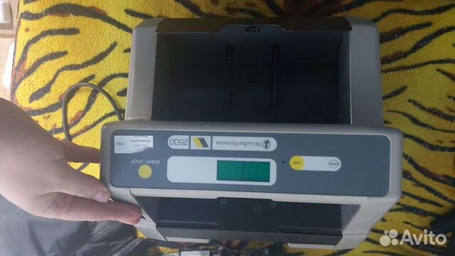 Счетчик банкнот De La Rue 2500