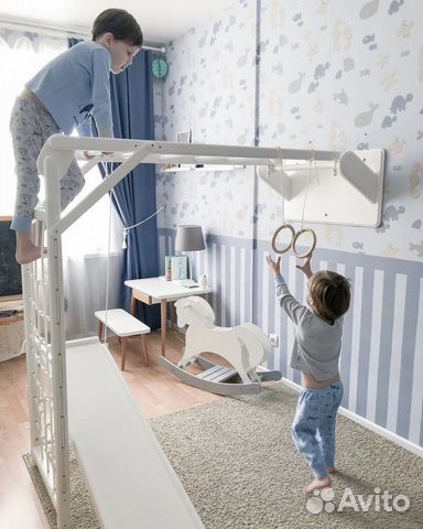 Детский спортивный уголок с горкой и турником