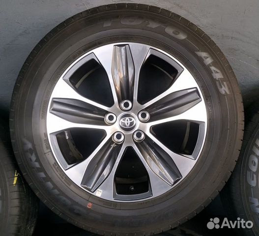 Оригинальные колеса на Toyota Highlander R18