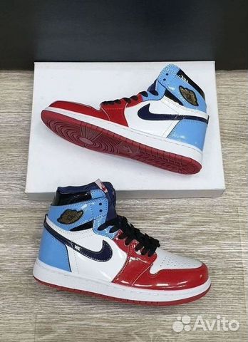 Кроссовки Nike Air Jordan 1