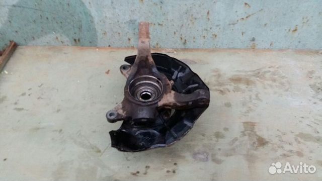 Кулак поворотный правый. Toyota Camry v40 / Тойота