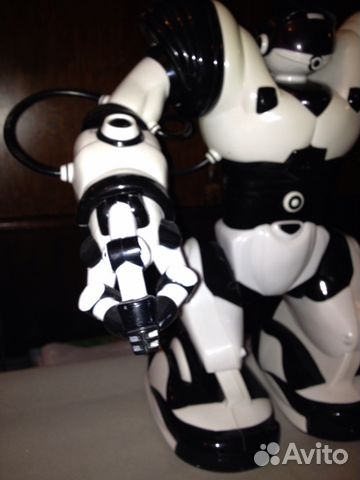 Робот WowWee Robosapien бело-черный