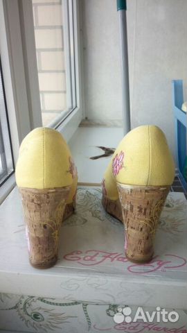 Жёлтые босоножки Жёлтые босоножки