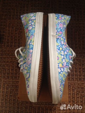 Новые кеды, кроссовки, лоферы, слипоны. цветы