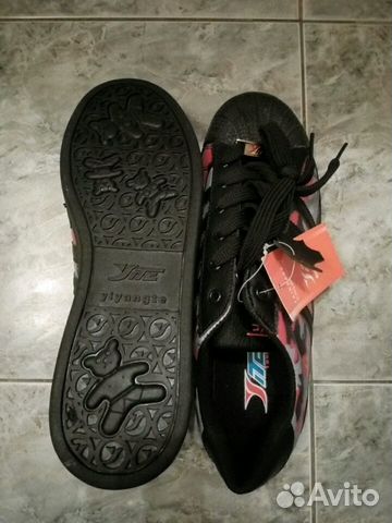 Кроссовки кеды новые кожа