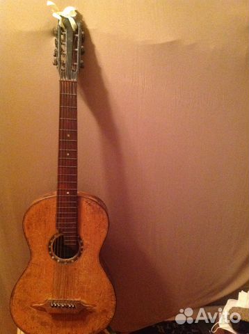 Гитара семиструнная - музейный экспонат