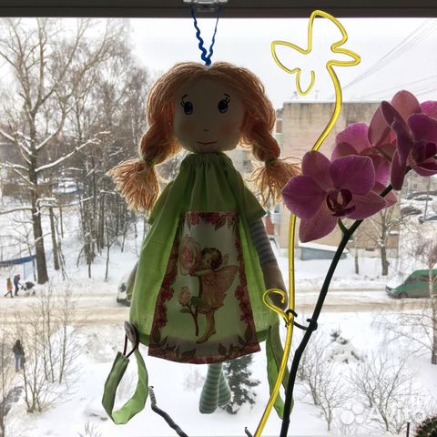 Кукла-хранительница заколок и резинок Кукла-хранительница заколок и резинок