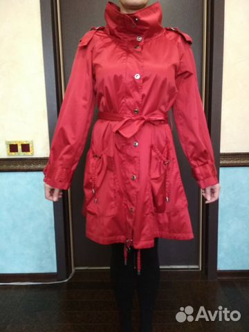 Ярко-красный весенний плащ zara Ярко-красный весенний плащ zara
