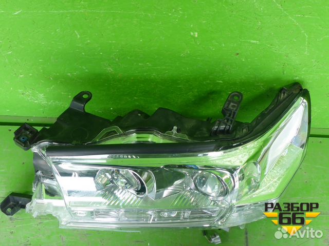 Фара левая Toyota Land Cruiser (200) с 2008г Фара левая Toyota Land Cruiser (200) с 2008г