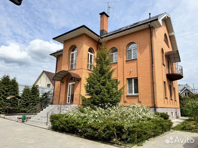 

9-к. дом, 570 м²