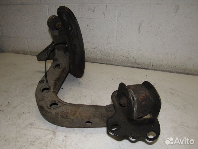 Кулак рычаг правый задний BMW e46 бмв 3 е46