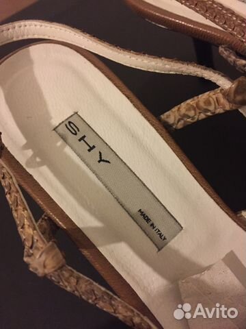 Босоножки Shy