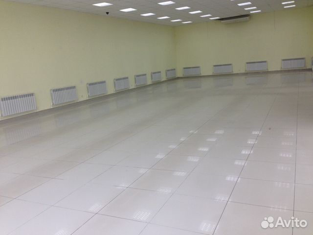 Торговое помещение, 883 м²