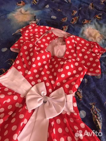 Платье на выпускной красное в горошек пышное летне Платье на выпускной красное в горошек пышное летне