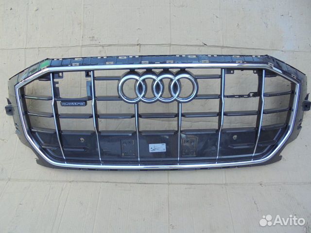 Решётка радиатора Audi Q8
