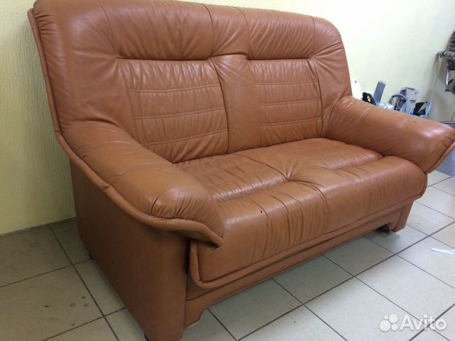 Продаётся кожаный Диван