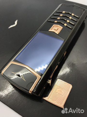 Vertu Signature S Design Silver Alligator DLC Vertu Signature S Design Silver Alligator DLC