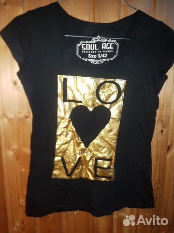 Футболка с надписью Love