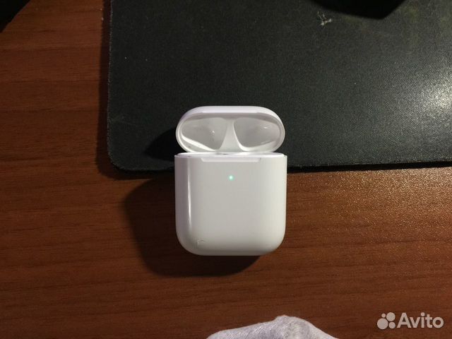 Кейс AirPods 2 (оригинал) Кейс AirPods 2 (оригинал)