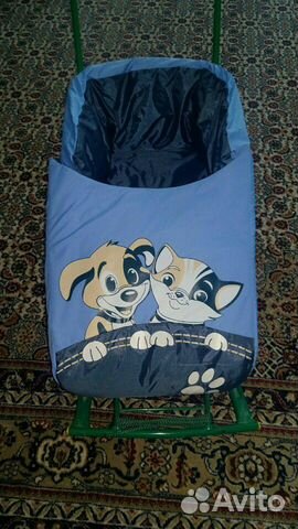 Санки с колесами толкателем и чехлом