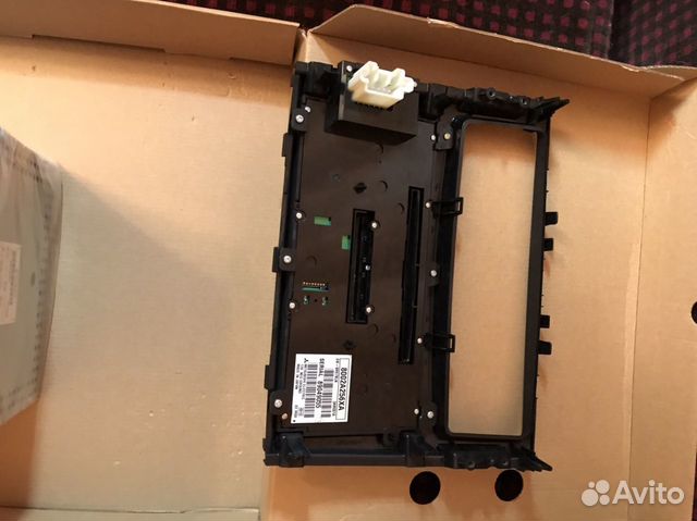 Магнитола от Мицубиси Паджеро 4