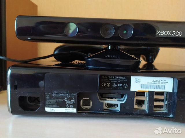Xbox 360 + Kinect, 2 геймпада, игры