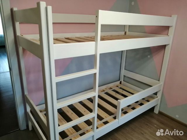Кровать двухьярусная