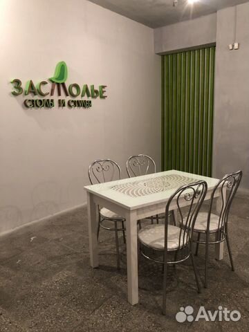 Столы и стулья для кафе, кухни, ресторанов