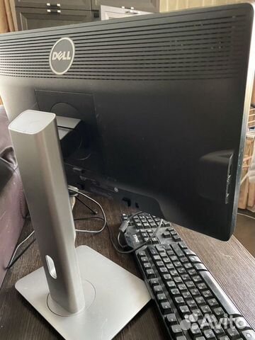 Компьютерный блок Dell с монитором Компьютерный блок Dell с монитором