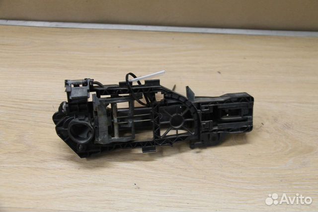 Ручка двери нaружная задняя левая Volkswagen Passa Ручка двери нaружная задняя левая Volkswagen Passa