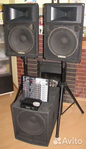 Колонки Yamaha+ саб 1500W микшер микрофон стойки