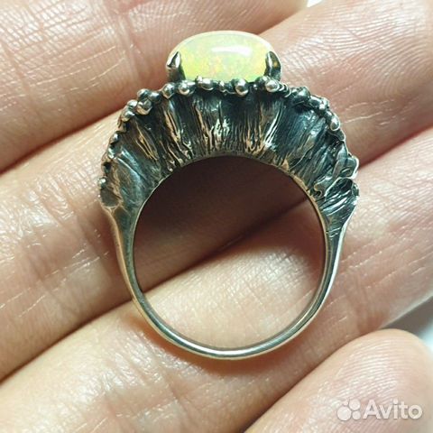 Серебряное кольцо с опалом
