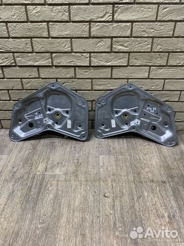 Skoda Yeti Стеклоподъемник электрический задний