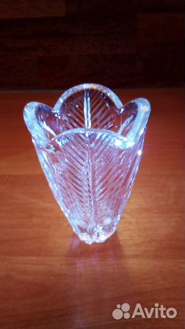 Хрустальная вазочка