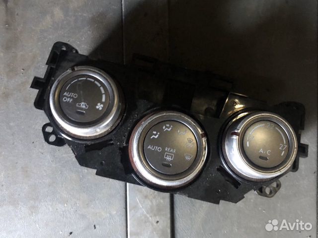 Панель управления климат-контролем Subaru Impreza Панель управления климат-контролем Subaru Impreza