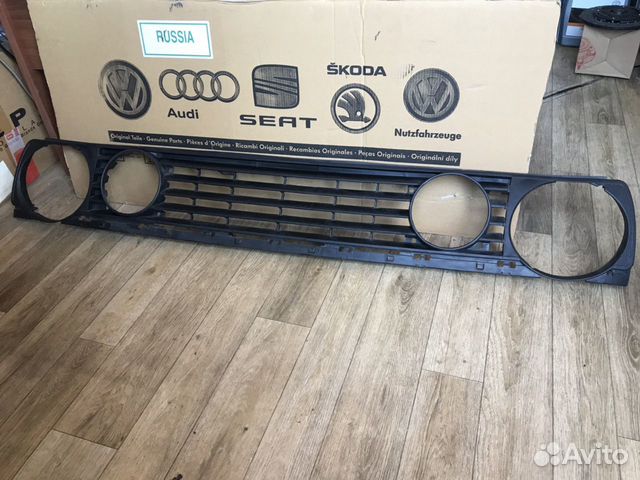 Решетка радиатора vw golf 2 без эмблемы жалюзи Vol