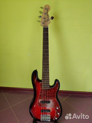 Squier by Fender Precision bass V